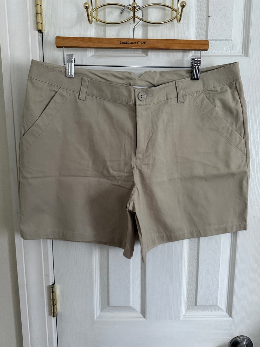 Columbia Women's Khaki Shorts - Neutral Tan #1622